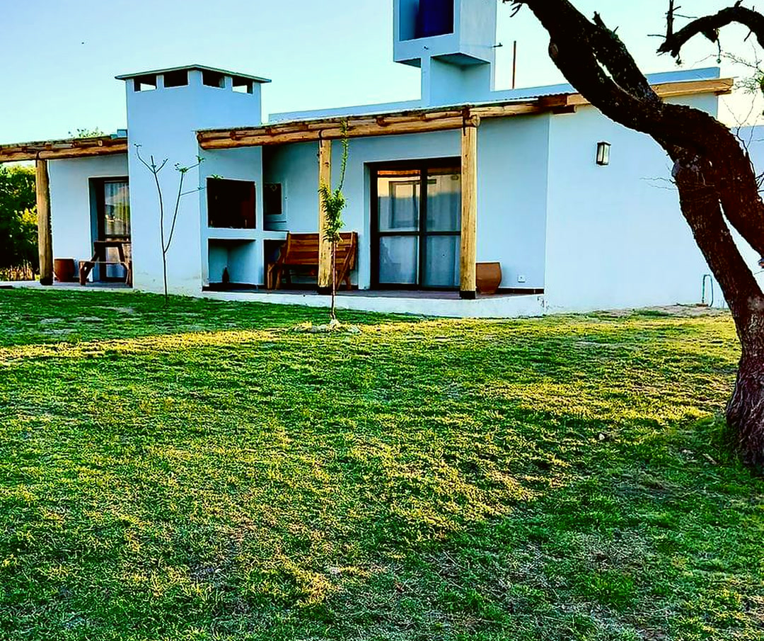 Fachada de la cabaña