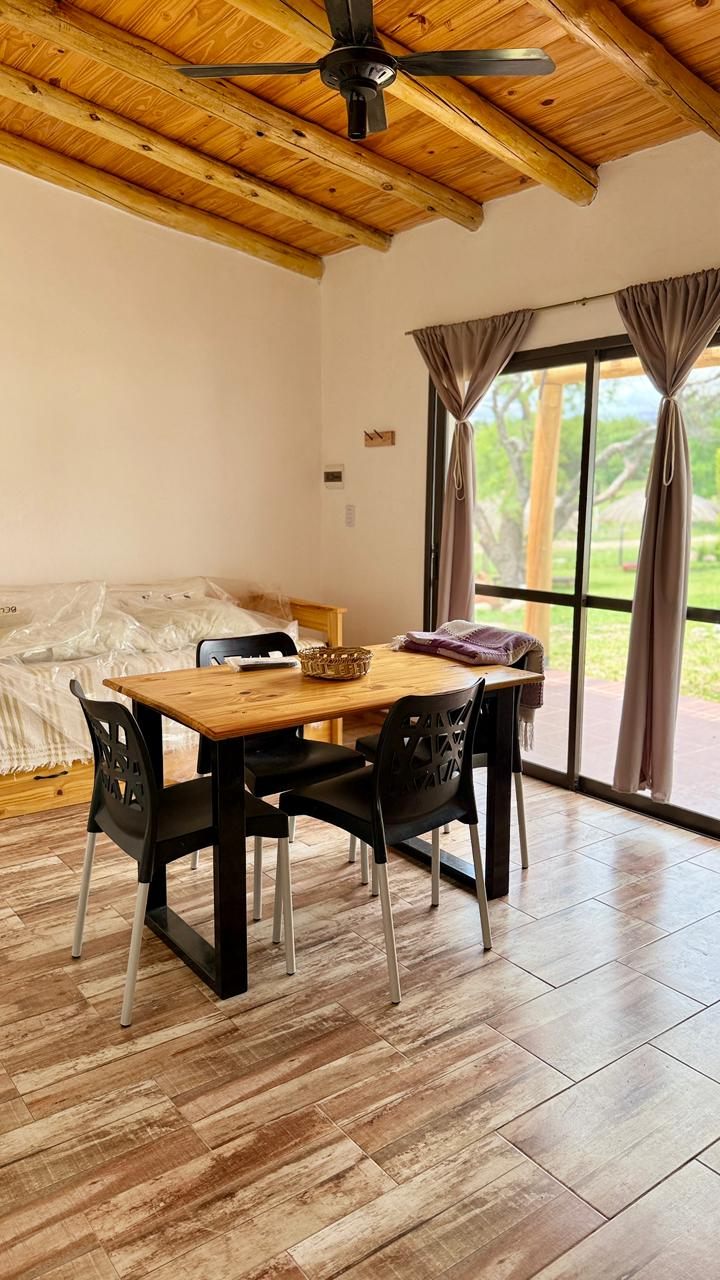 Living-comedor con vista al parque